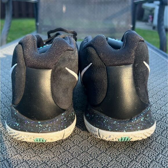 Nike Kyrie 4 "Ankle Taker" 943806-002 Black White Purple Men's Size 9 - Picture 8 of 16